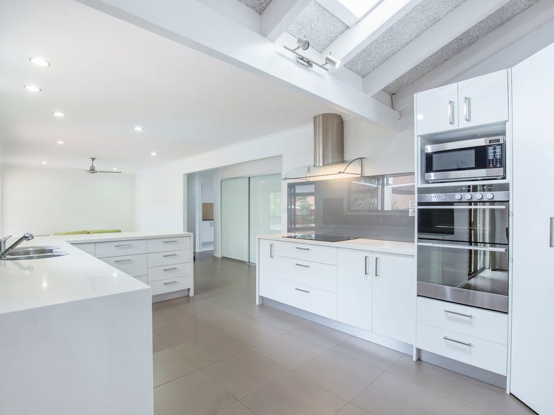 SPACIOUS RENOVATED FAMILY HOME