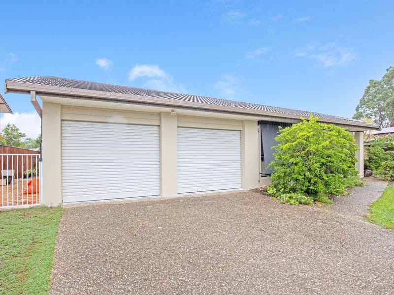 SPACIOUS RENOVATED FAMILY HOME 11