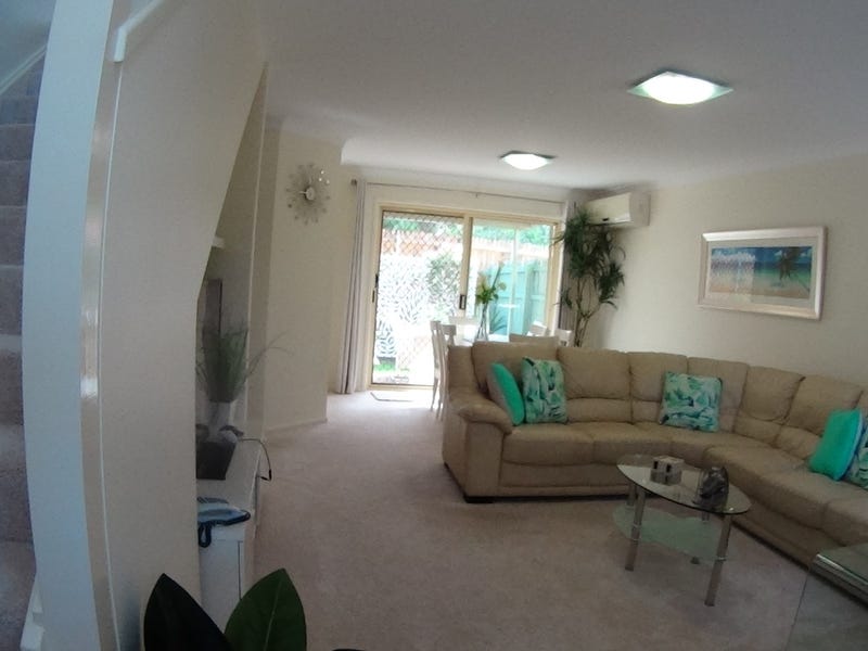 Stunning 3 bedroom townhouse in 2