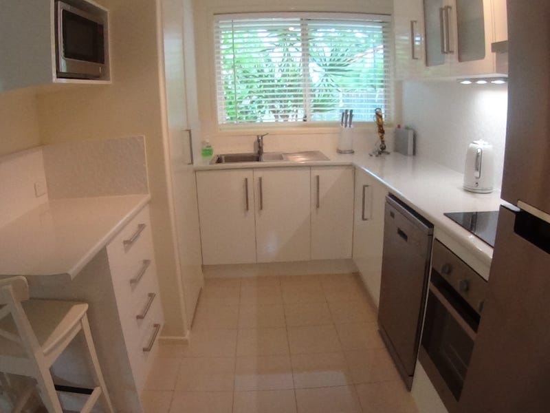 Stunning 3 bedroom townhouse in 4