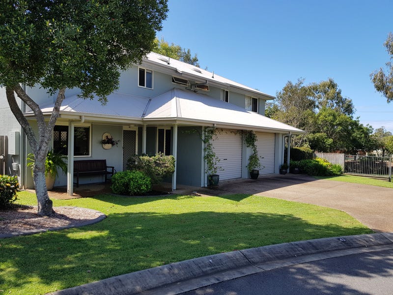 BEAUTIFULLY PRESENTED 3 BEDROOM TOWNHOUSE