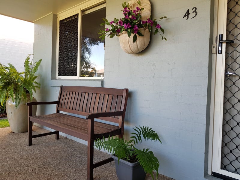 BEAUTIFULLY PRESENTED 3 BEDROOM TOWNHOUSE 3