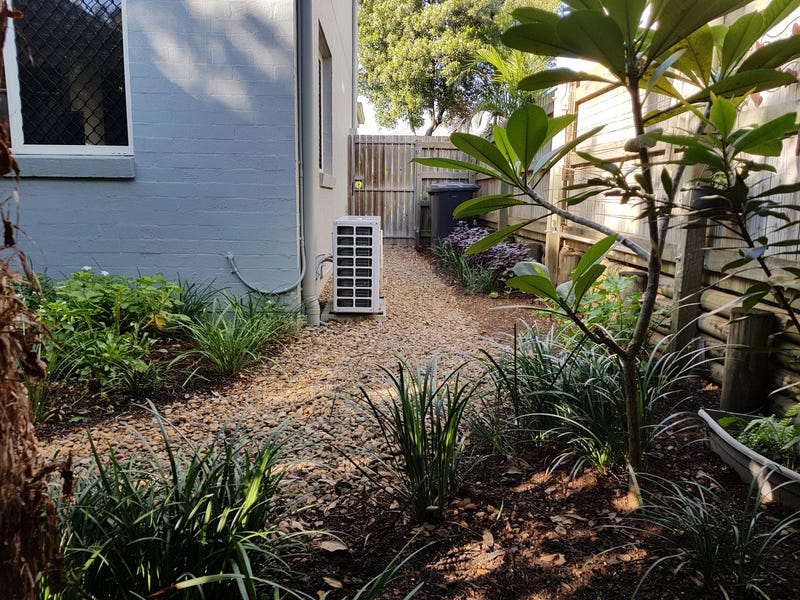 BEAUTIFULLY PRESENTED 3 BEDROOM TOWNHOUSE 5