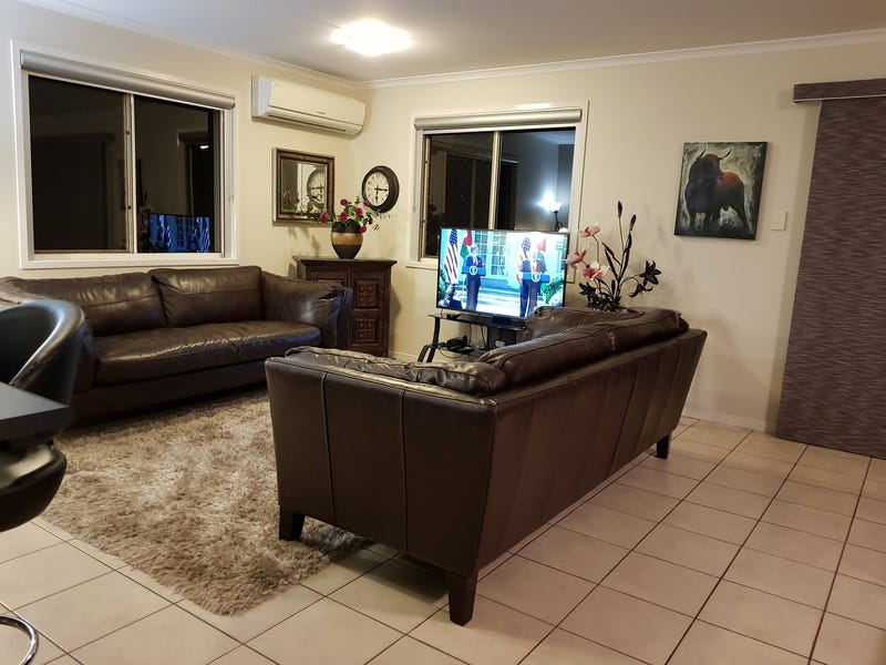 BEAUTIFULLY PRESENTED 3 BEDROOM TOWNHOUSE 10