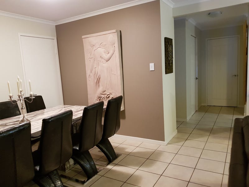 BEAUTIFULLY PRESENTED 3 BEDROOM TOWNHOUSE 11