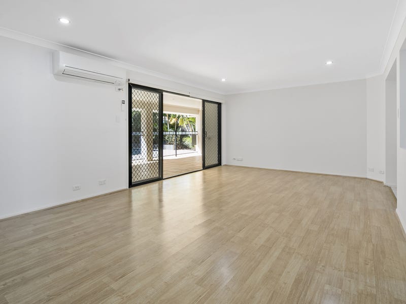 SUPERB FAMILY HOME IN SOUGHT 2