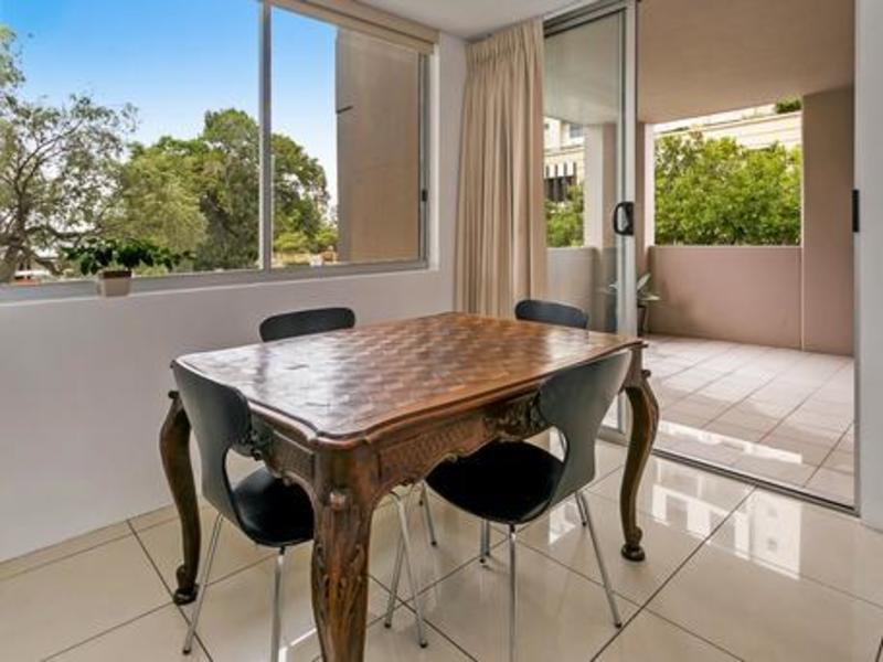 *Under Contract* 1 bed apartment 2