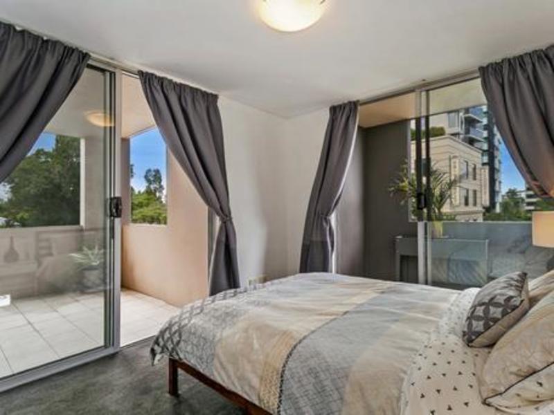 *Under Contract* 1 bed apartment 4