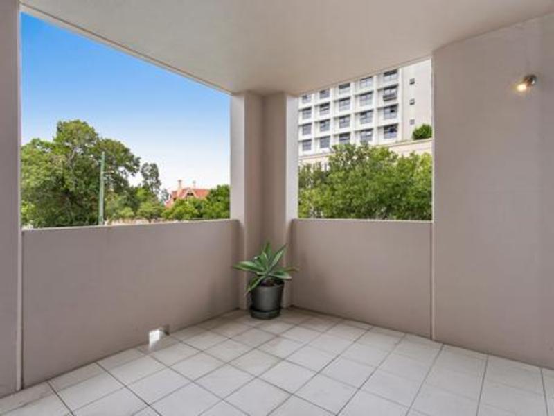 *Under Contract* 1 bed apartment 6