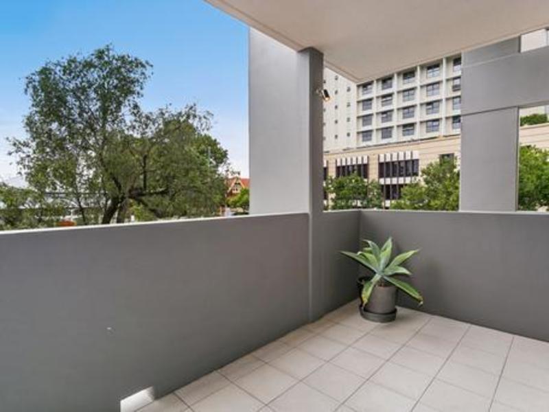 *Under Contract* 1 bed apartment 7