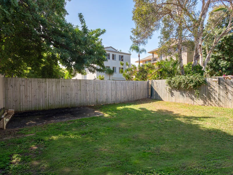 2 Bedroom Duplex with Large 3