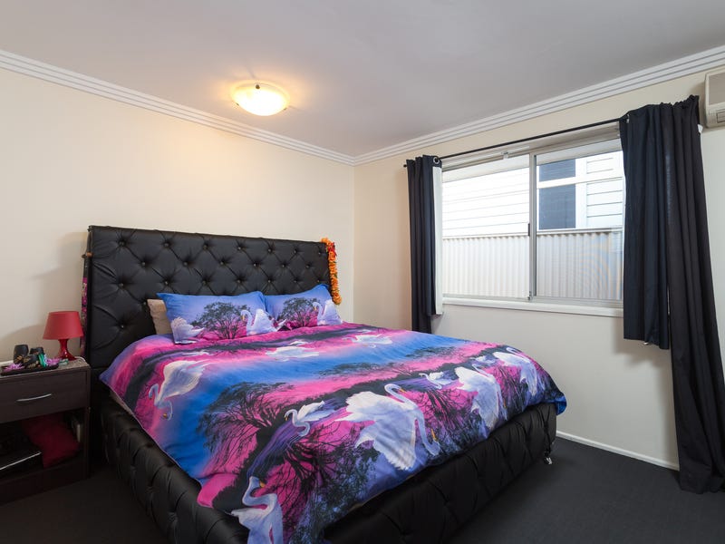 2 Bedroom Duplex with Large 4