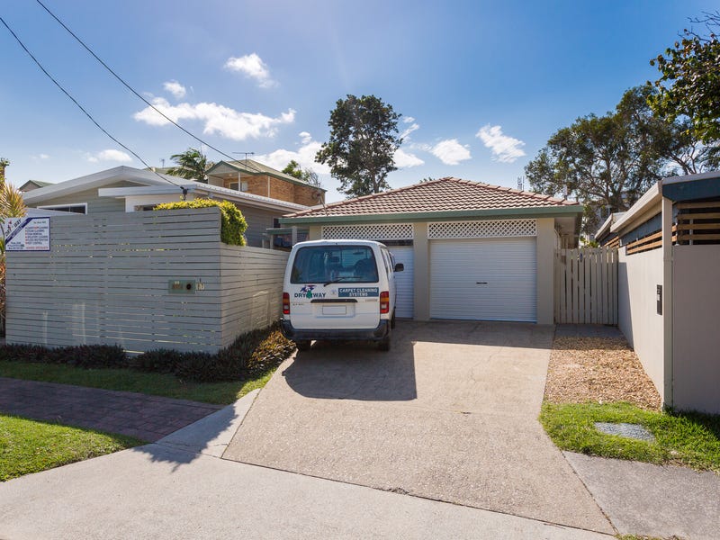 2 Bedroom Duplex with Large 7
