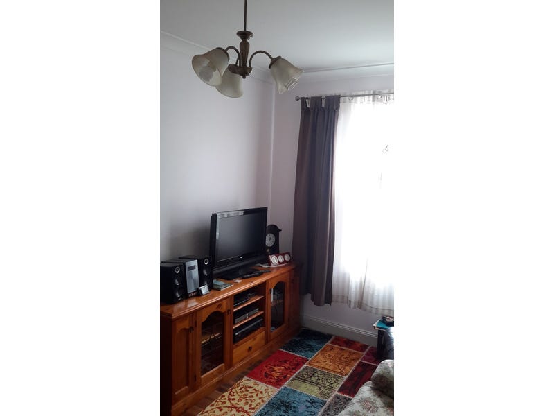 PRICED REDUCED TO SELL 6