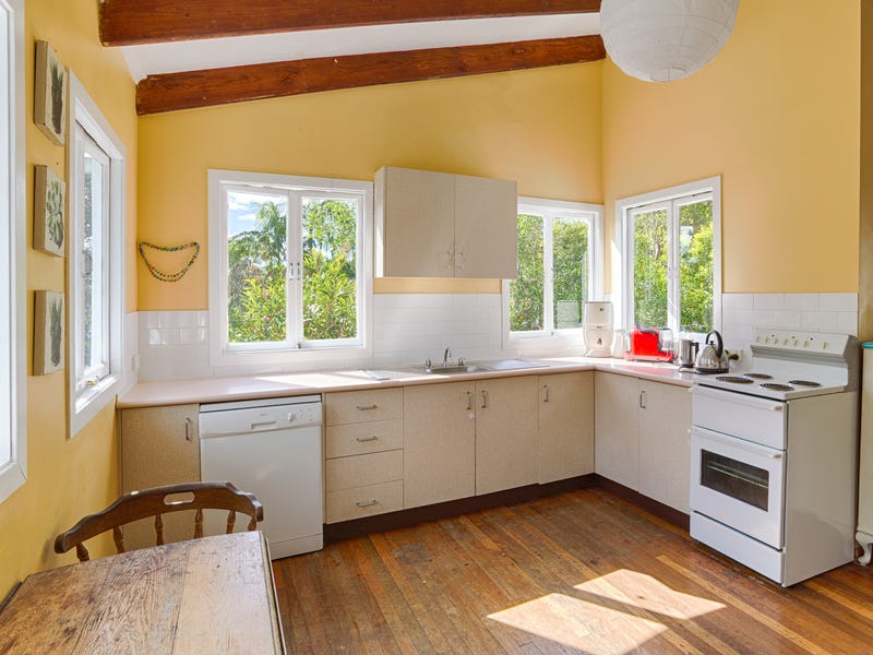 Charming Cottage on Almost Half 10