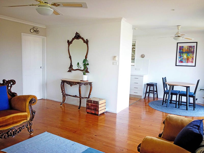 Great Home, Great Location for 7