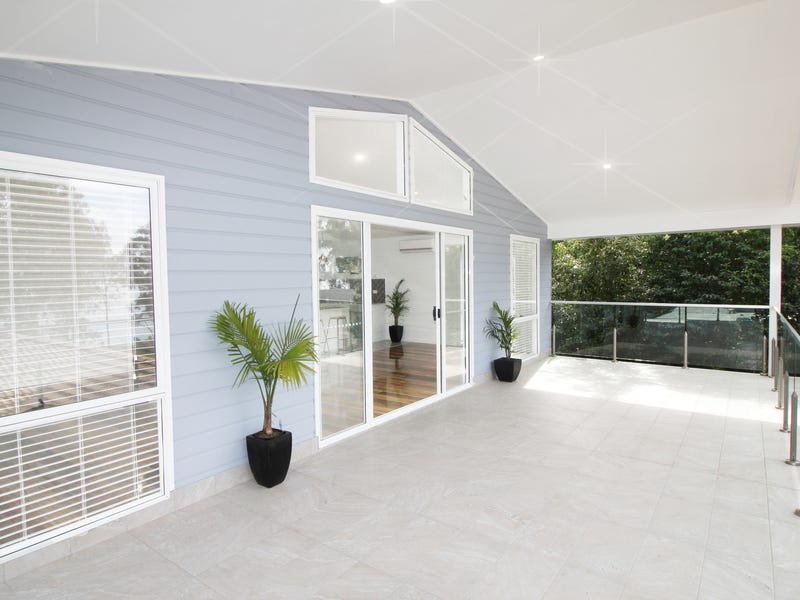 Stylishly presented light- filled home 3