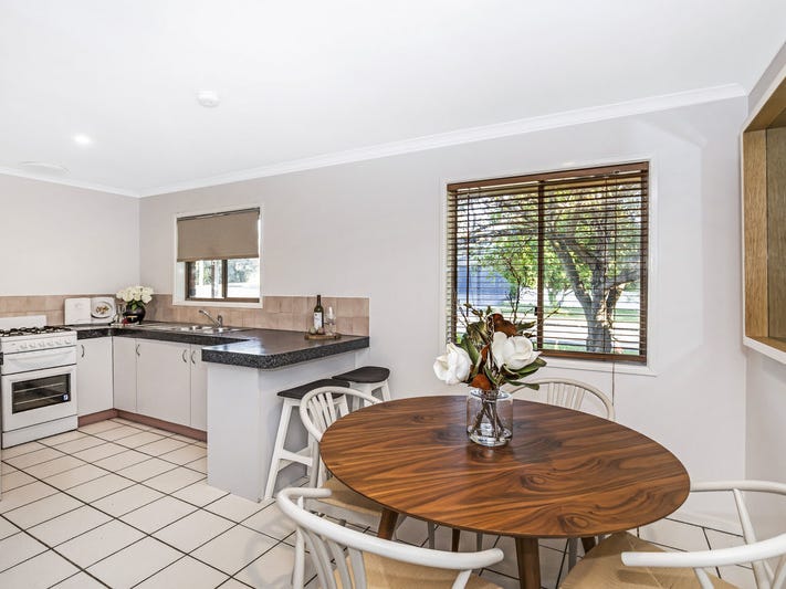 3 Bedroom PLUS Fully self-contained 8