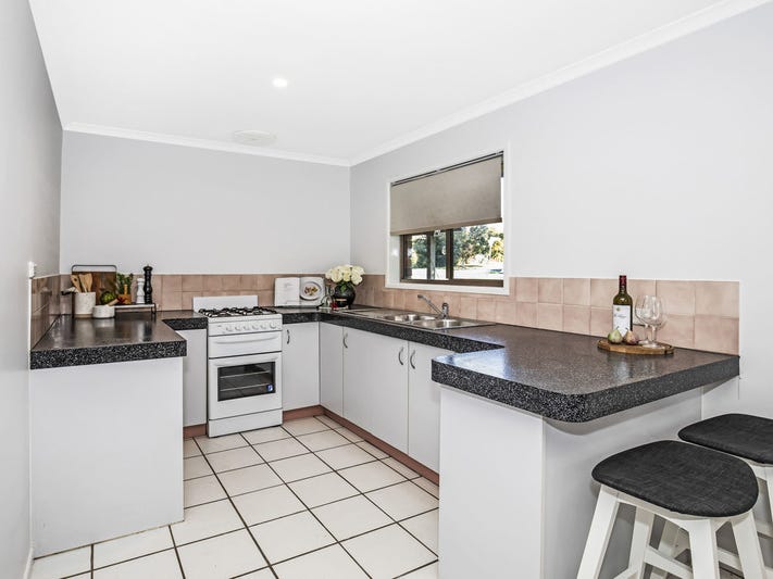3 Bedroom PLUS Fully self-contained 9