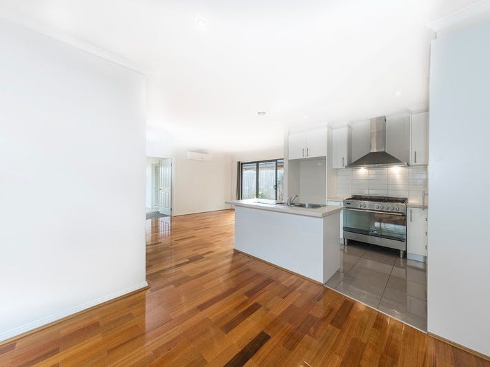 Modern 3 bed townhouse 4
