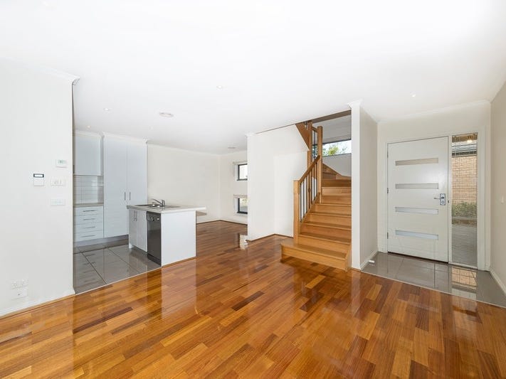 Modern 3 bed townhouse 5
