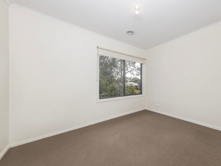 Modern 3 bed townhouse 8