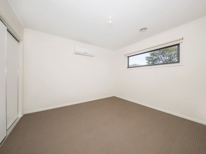 Modern 3 bed townhouse 12