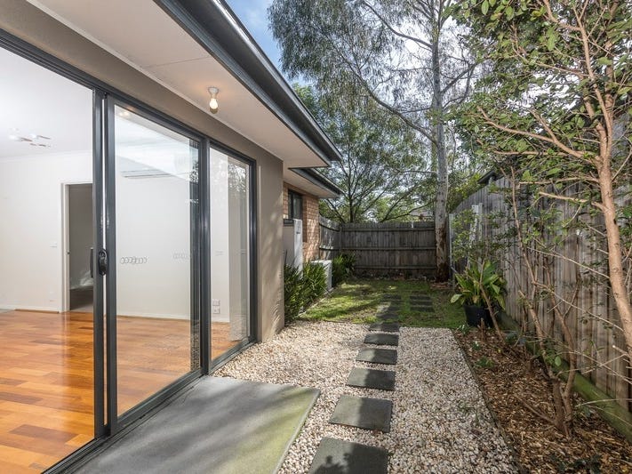 Modern 3 bed townhouse 14