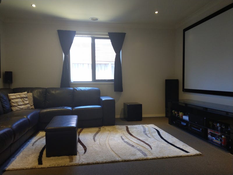 Perfect Entertainers Family Home 6