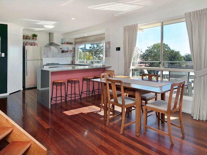 Beautiful 5 Bedroom Family Home 8