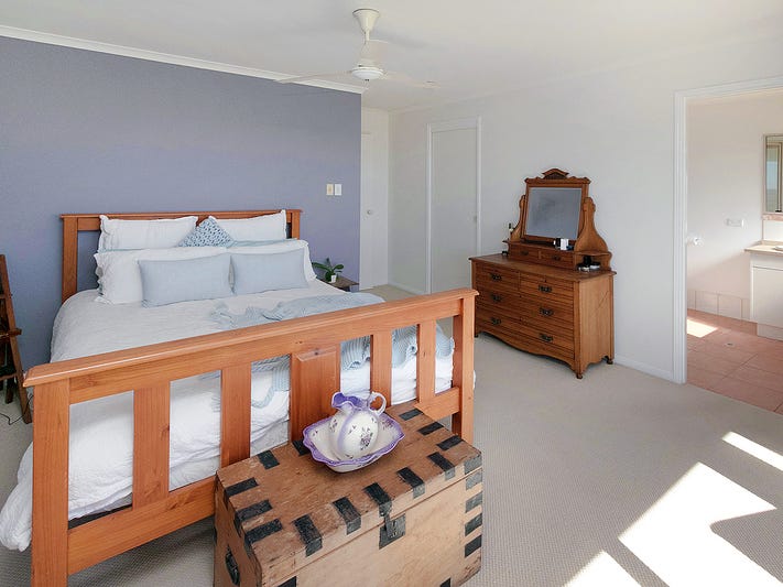 Beautiful 5 Bedroom Family Home 11