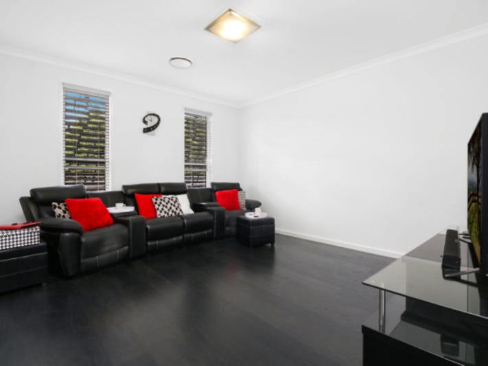 102 GIBSON CRESCENT UNDER CONTRACT 8
