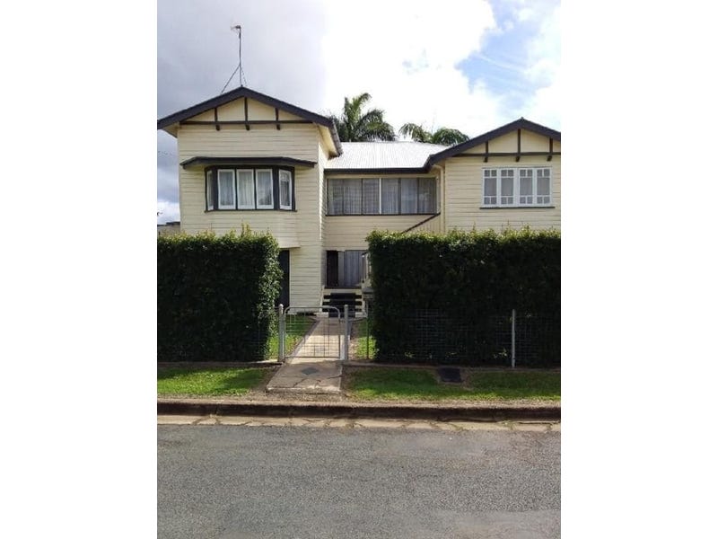 Lovely Fenchurch Colonial House