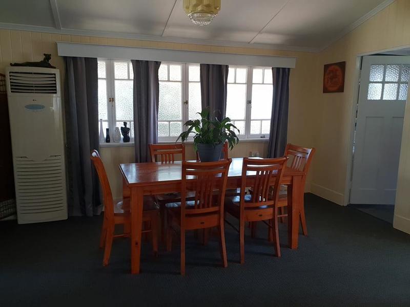 Lovely Fenchurch Colonial House 5