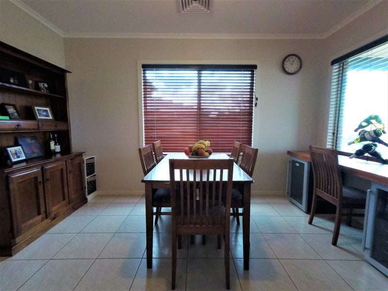 Location and lifestyle 8