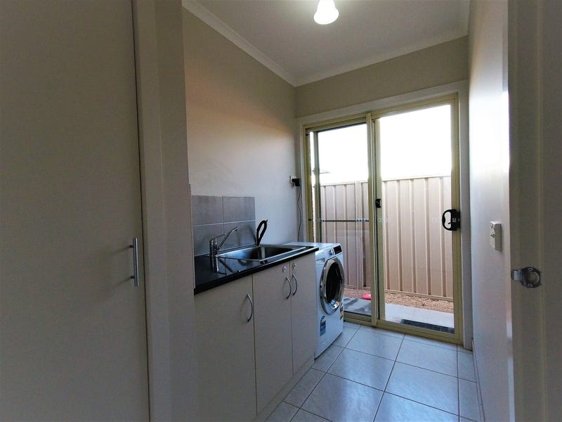 Location and lifestyle 11