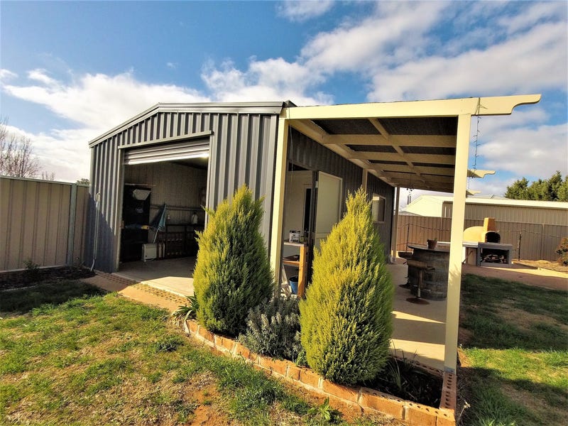 Location and lifestyle 14