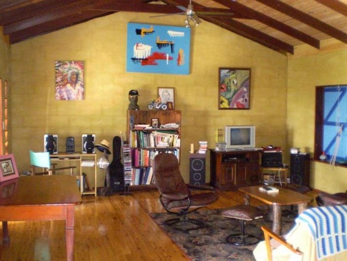 Secluded hideaway in the rainforest 7