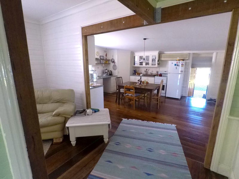 Beautiful Bega Home 11