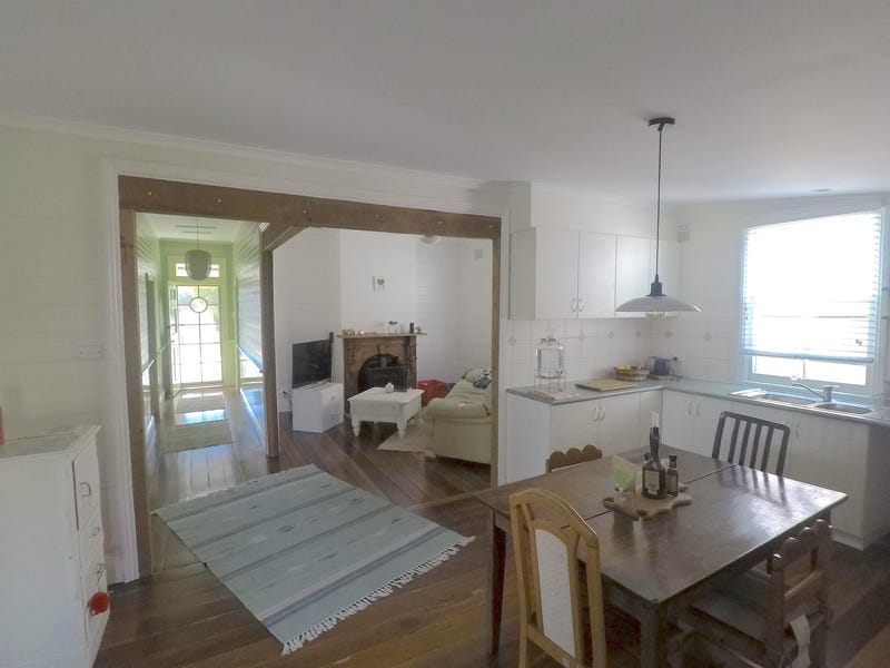 Beautiful Bega Home 12
