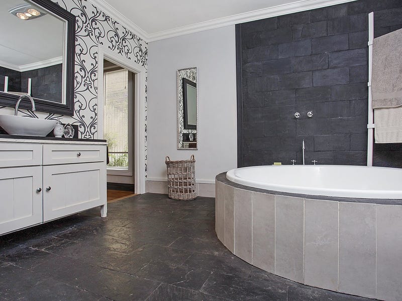 Exceptional lifestyle opportunity on 2 6