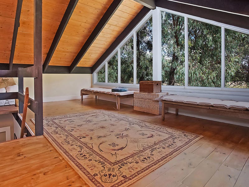 Exceptional lifestyle opportunity on 2 10