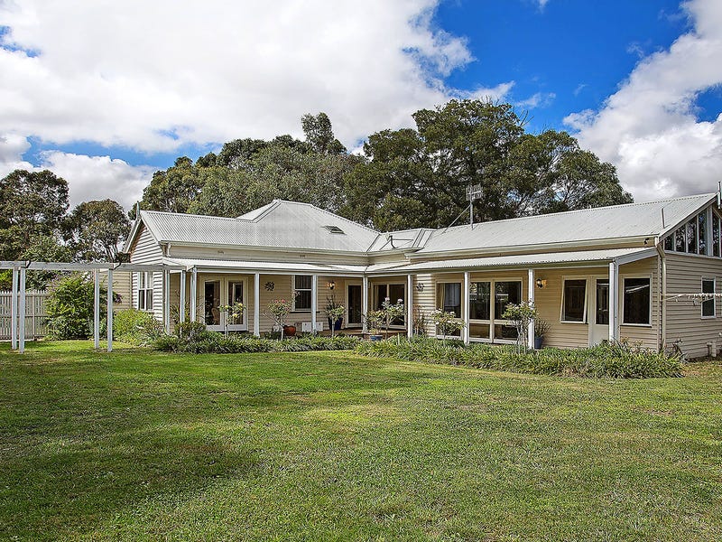 Exceptional lifestyle opportunity on 2 11