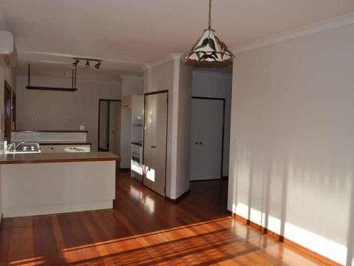 Charming one-owner queenslander with stunning 11