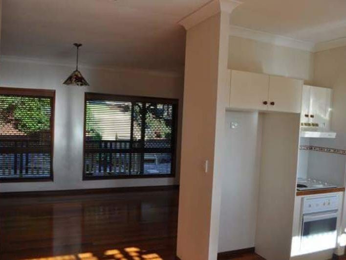 Charming one-owner queenslander with stunning 13