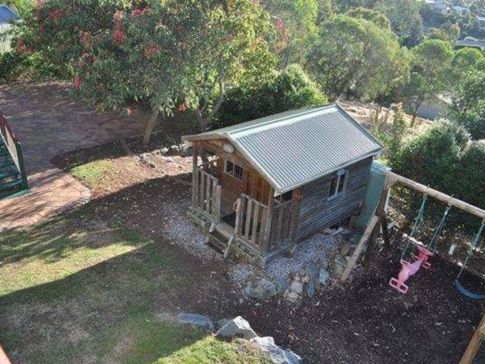 Charming one-owner queenslander with stunning 18
