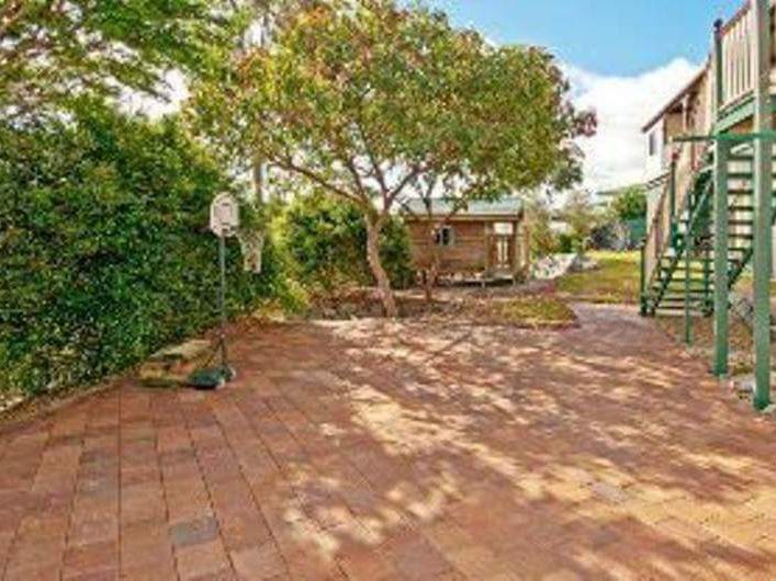 Charming one-owner queenslander with stunning 21