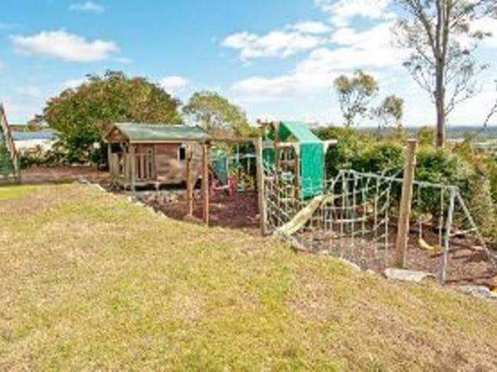 Charming one-owner queenslander with stunning 22