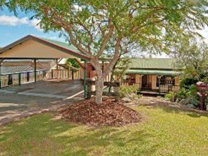 Charming one-owner queenslander with stunning 25