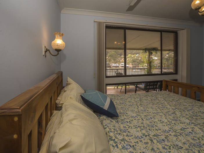 WATERFRONT WORONORA    12